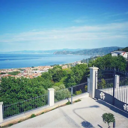 Villa Happy Holidays