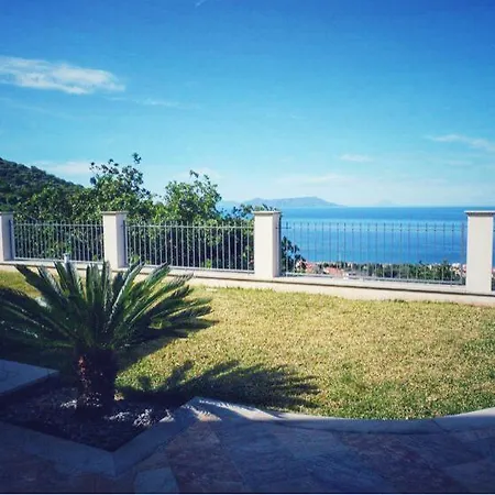 Villa Happy Holidays